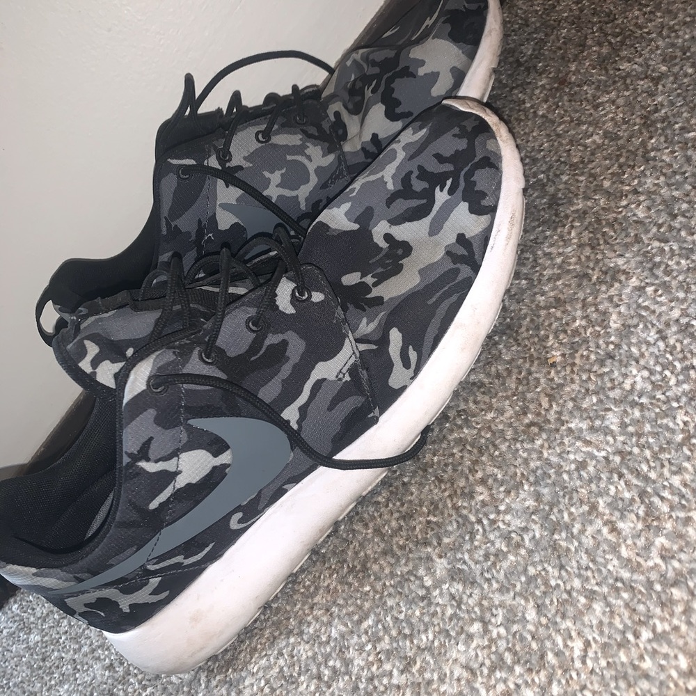 Men’s Nike rousche